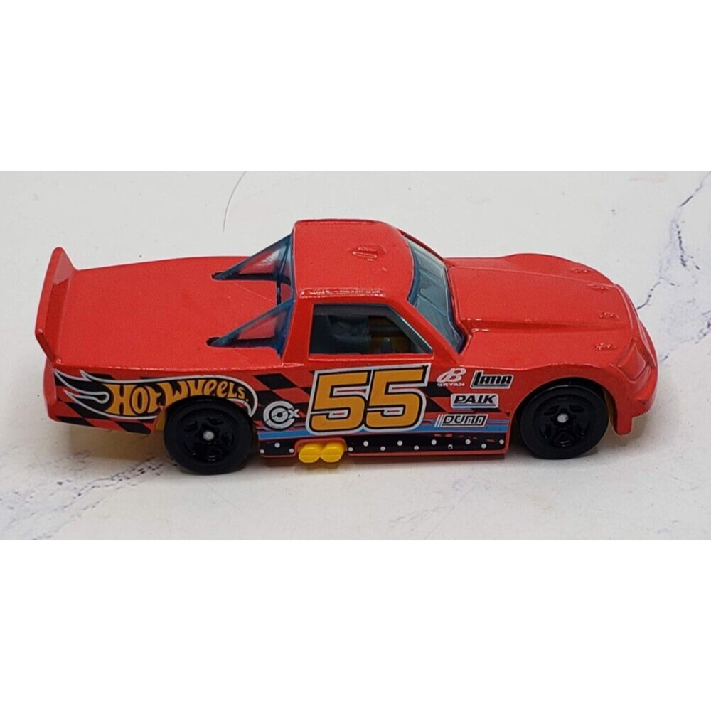 Mattel Hot Wheels Circle Trucker 55 Red Die Cast Truck Races Aces 2016